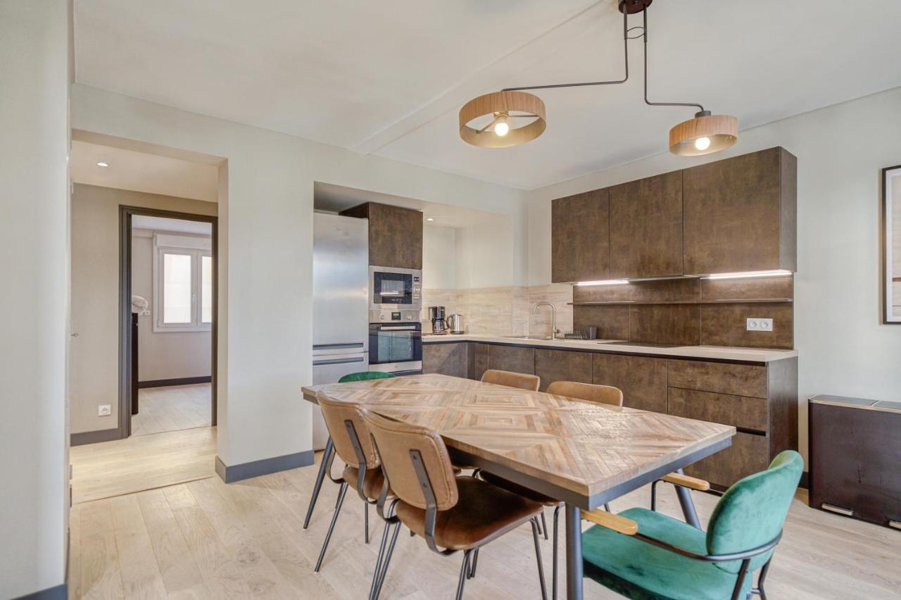 Appartement Le Gambetta - T3 Standing avec Parking, Wifi, Netflix à Laval  Extérieur photo